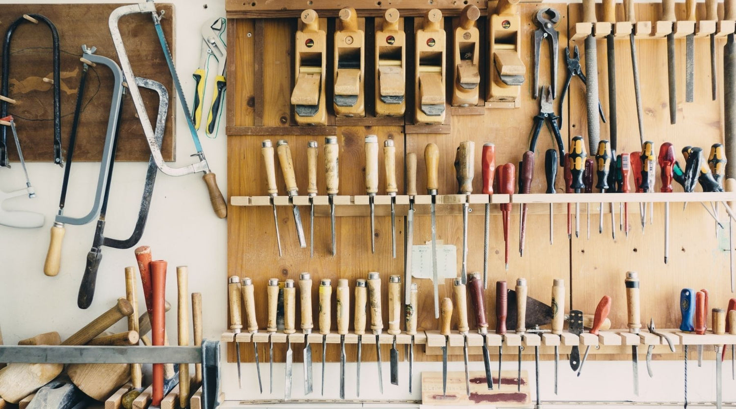 How to organize a garage on a tight budget